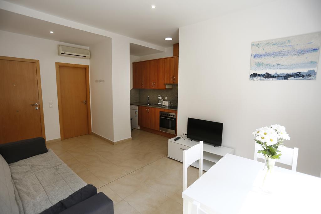 Apartaments Claudia Reus Exterior photo