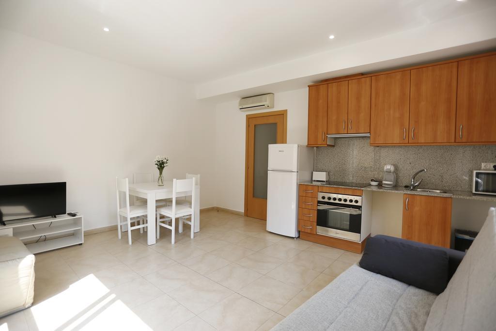 Apartaments Claudia Reus Exterior photo