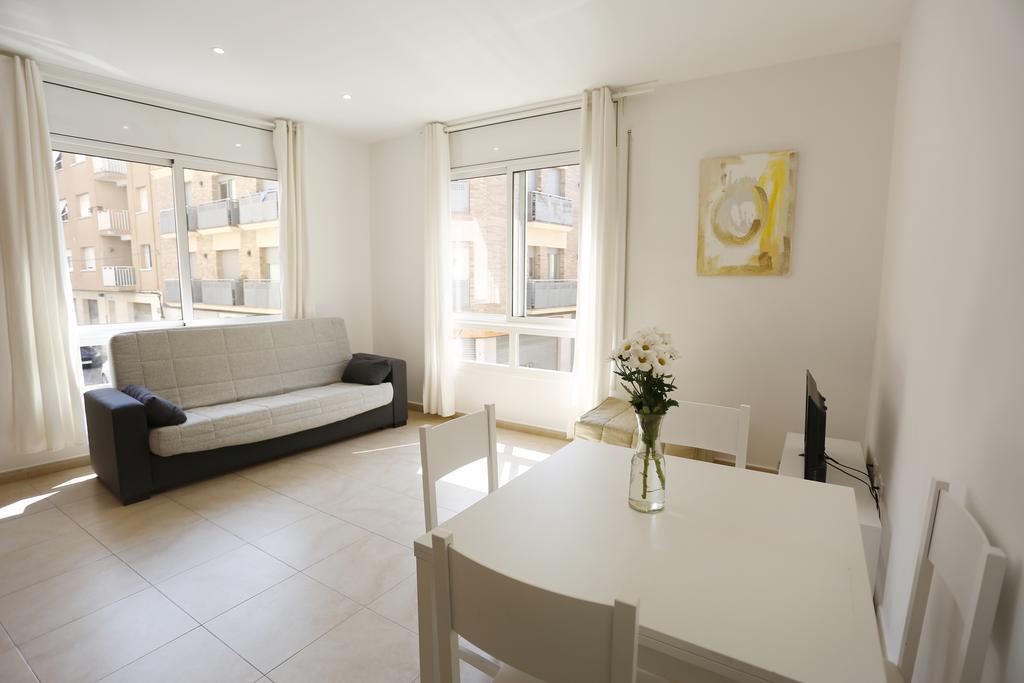 Apartaments Claudia Reus Exterior photo